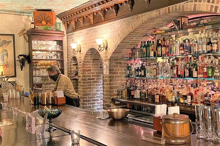 Savannah Walktails & Bar Bites Guided Happy Hour Tour - Photo 1 of 8